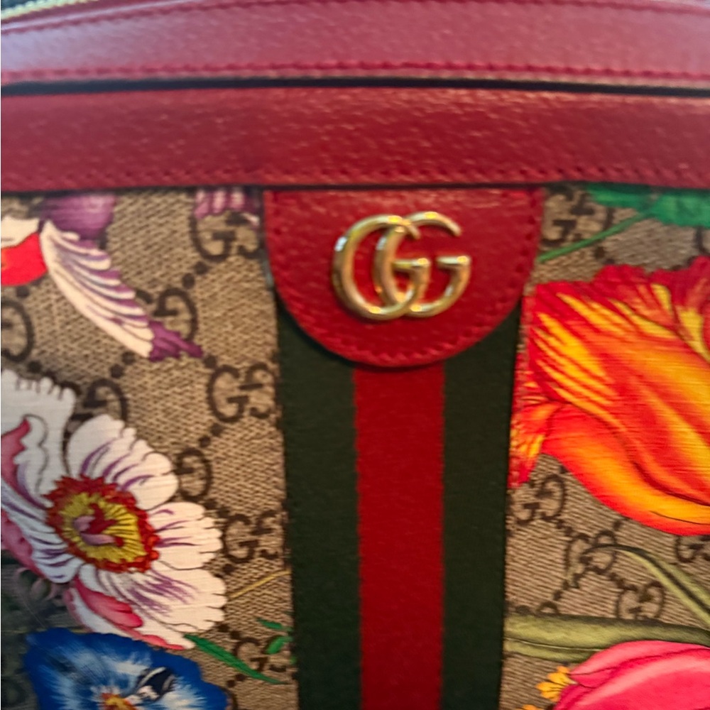 Gucci Red Crossbody Bag with Floral Design